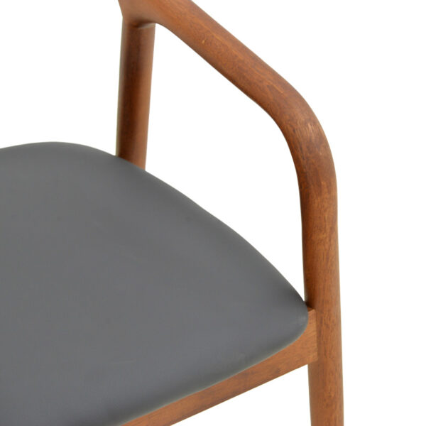 Πολυθρόνα Hogie pakoworld rubberwood καρυδί- μαύρο pu μαξιλάρι 61x60x76εκ.  382-000006